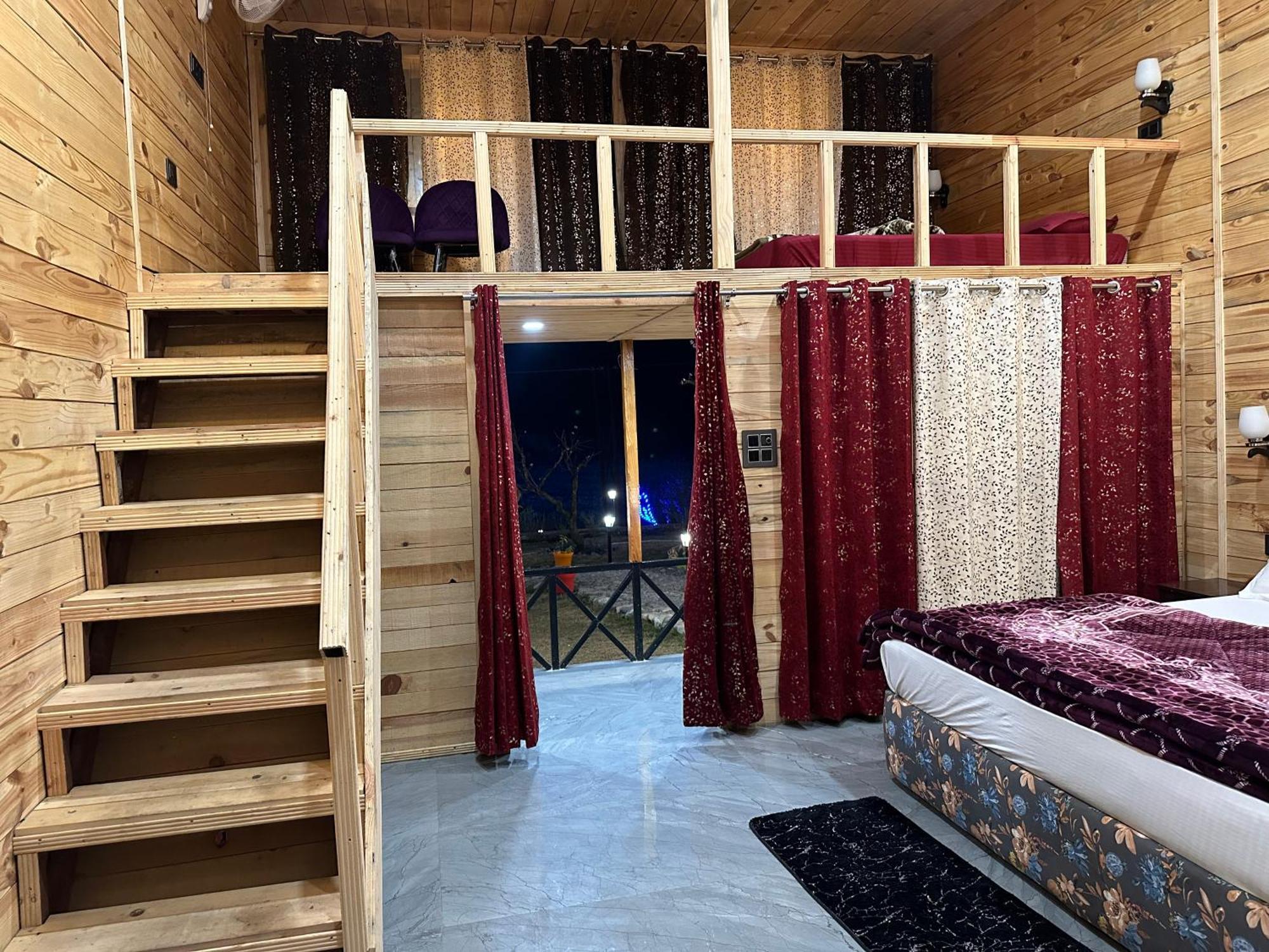 נייניטל Cabana Riverside Resort - Kainchi Dham מראה חיצוני תמונה