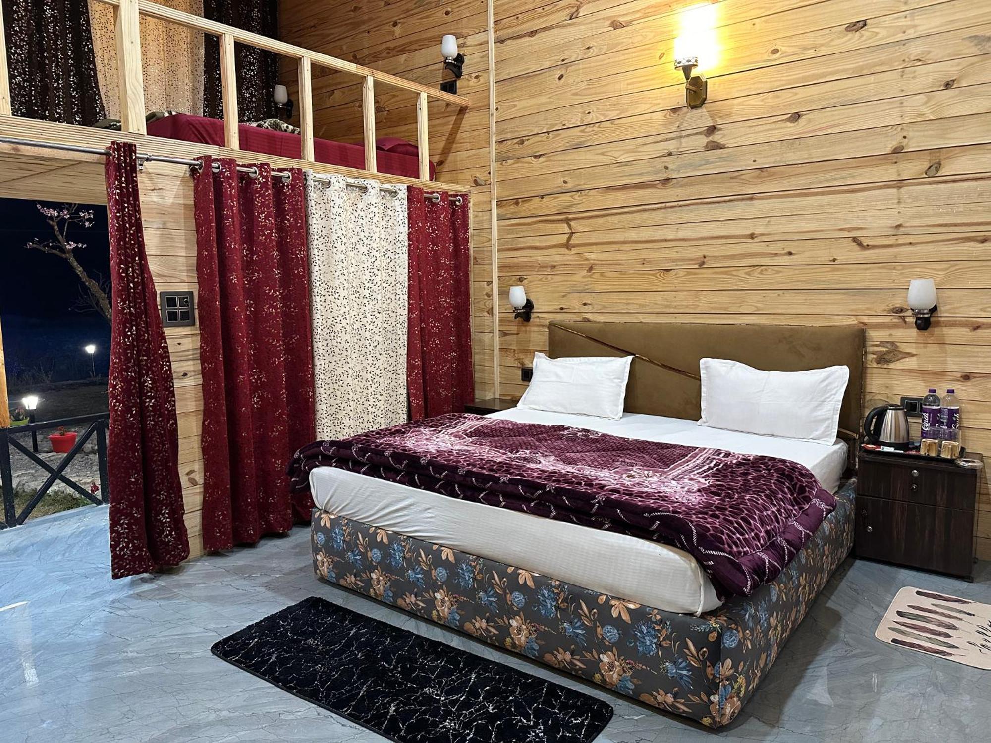 נייניטל Cabana Riverside Resort - Kainchi Dham מראה חיצוני תמונה