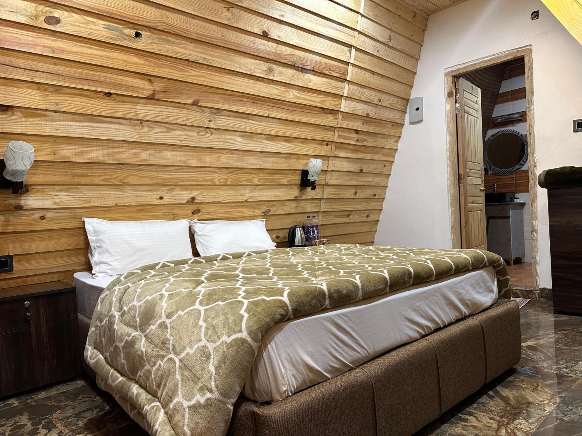 נייניטל Cabana Riverside Resort - Kainchi Dham מראה חיצוני תמונה
